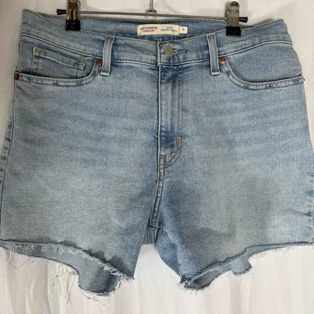 Levi’s Strauss‎ Signature Vintage Original Shorts Womens Size 6 Frayed Hem